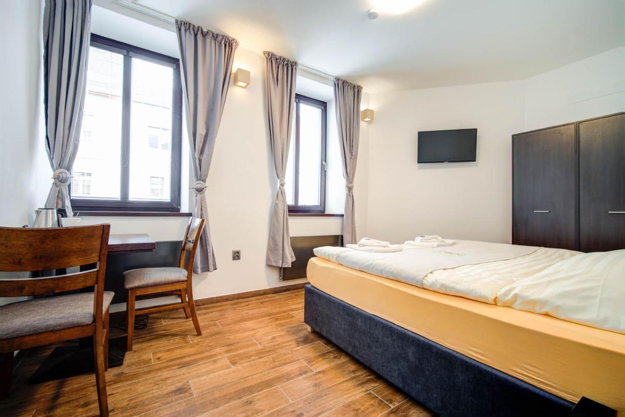 Penzion Kralovska Cesta Brno Exterior photo